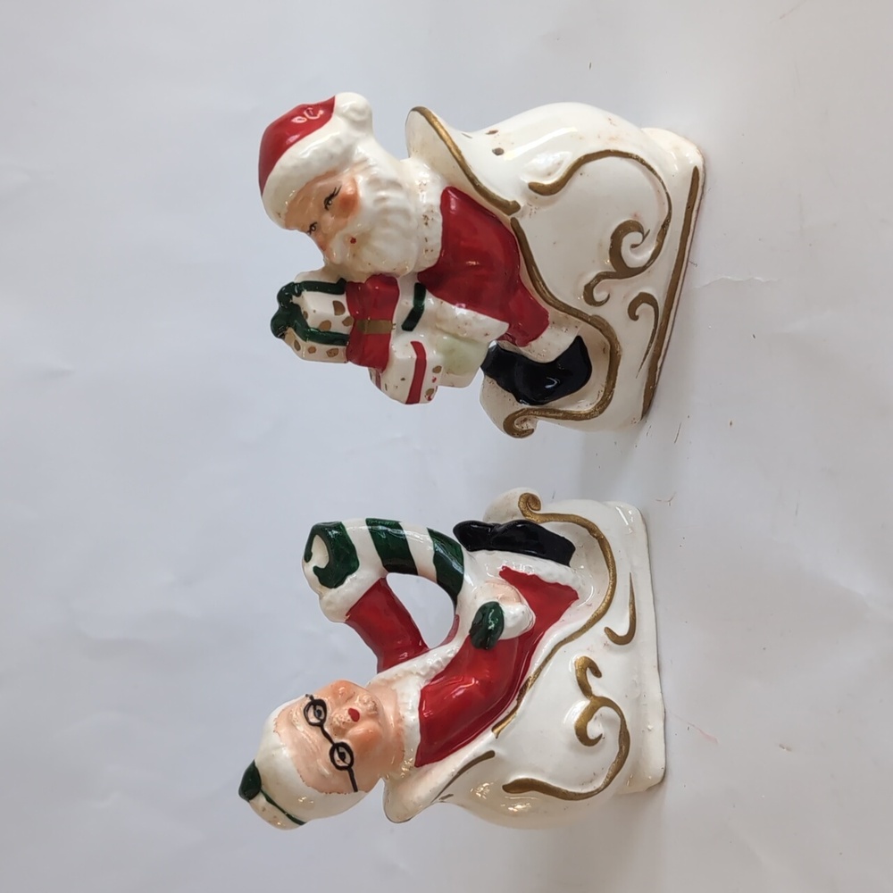 Vtg Lefton Mr. Mrs. Santa Sled Sleigh Salt Pepper Shakers